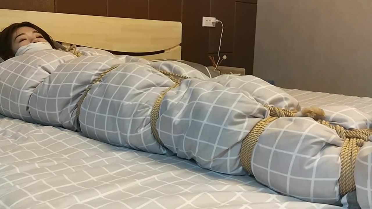 Chinese blanket bondage 2
