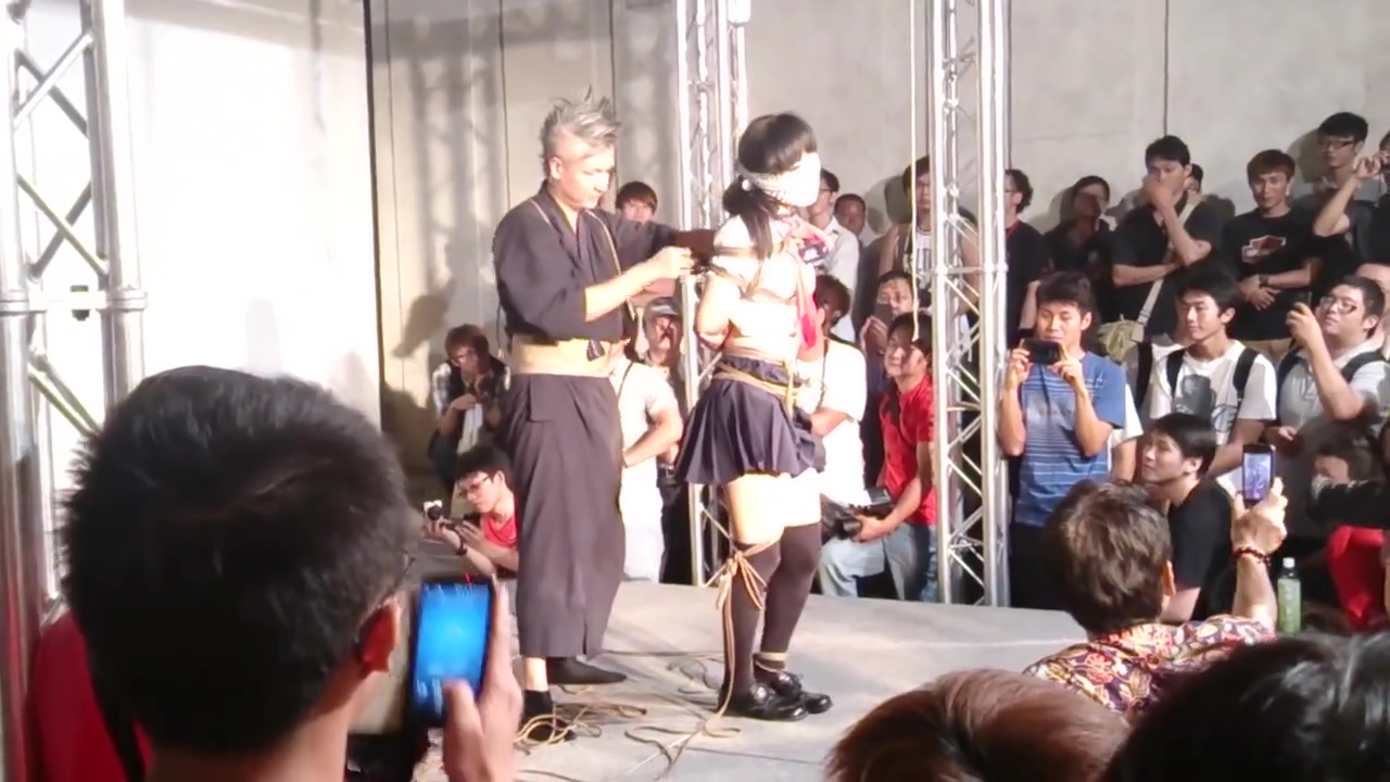 Chinese Shibari Show
