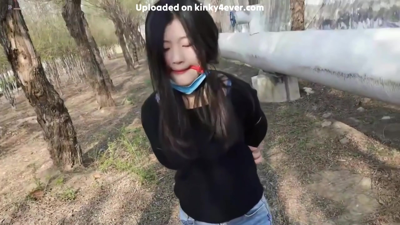 Chinese Girl Outdoor Bondage
