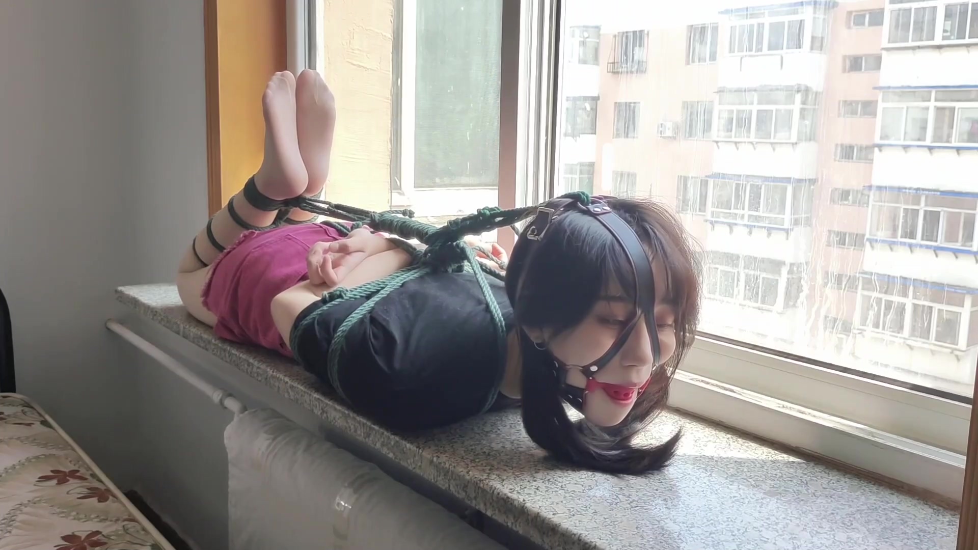 Beautiful Girl Xin Yeon Puts On The Balcony In Shame
